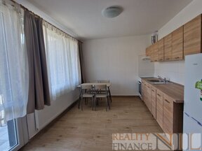 Nabízíme k pronájmu byt 2+kk s balkonem, 41 m2 v obci Dnešice