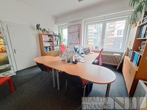 Kanceláře k pronájmu 200m2