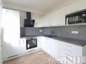 Nabízíme k pronájmu velmi pěkný byt 2+1 +lodžie o celkové výměře 63 m2.