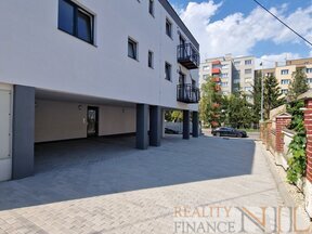 Nabízíme k pronájmu nadstandartní byt 2kk o výměře 40 m2 se zahradou 90 m2